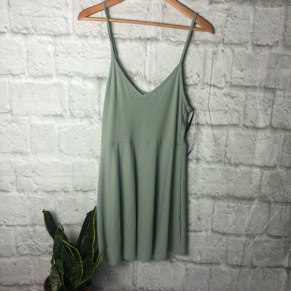 NWOT Forever 21 Green V-neck ribbed tank top dress